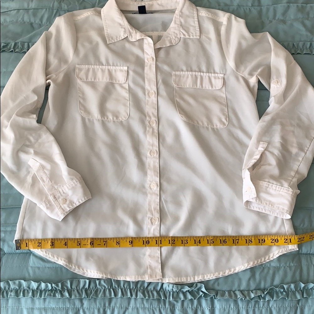 Old Navy Women’s Dress Shirt - Picture 6 of 7